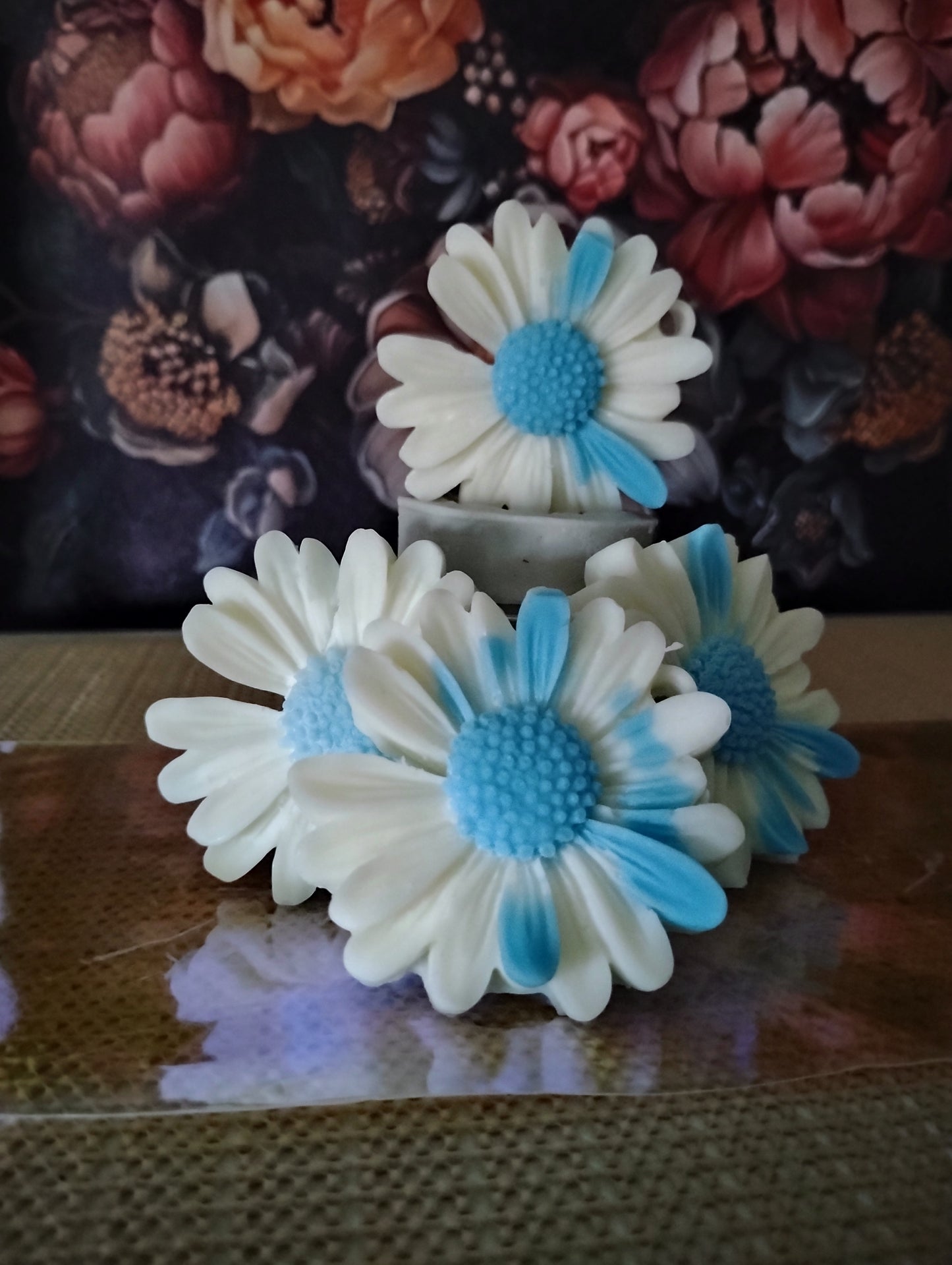 Love Spell Daisy Melts
